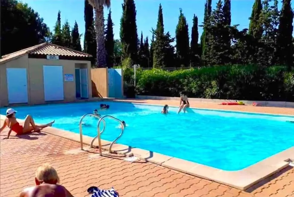 Apartment Logement Avec Jardinet Dans Residence Avec Piscine Sanary-sur-Mer