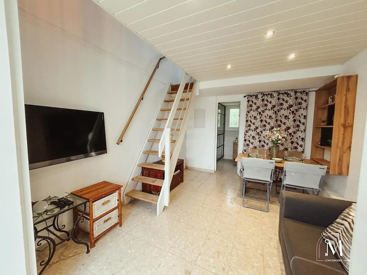 Logement Avec Jardinet Dans Residence Avec Piscine Sanary-sur-Mer France