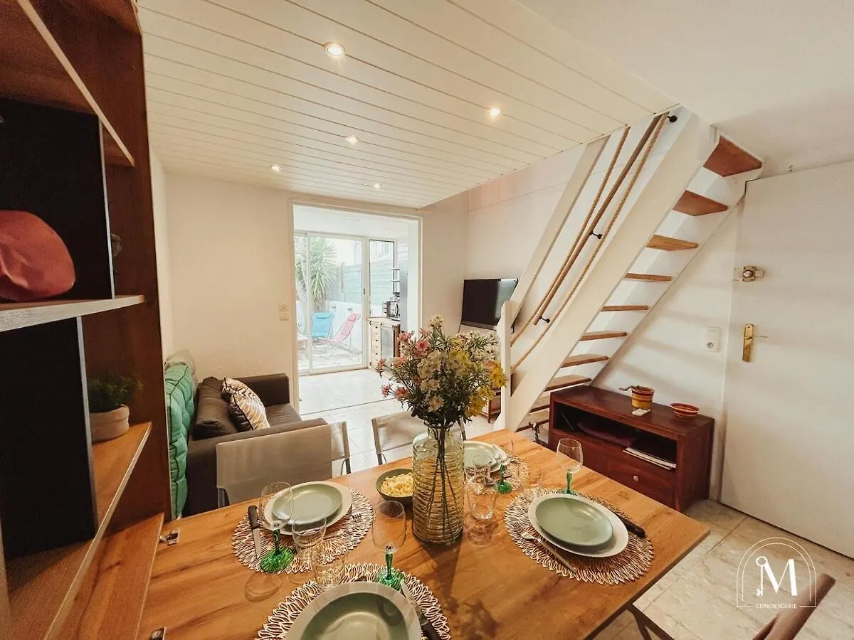 Logement Avec Jardinet Dans Residence Avec Piscine Sanary-sur-Mer Apartment