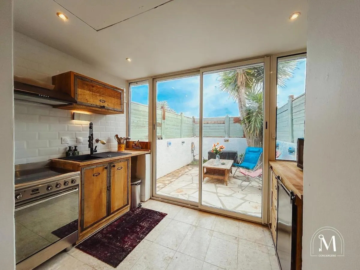 Apartment Logement Avec Jardinet Dans Residence Avec Piscine Sanary-sur-Mer France