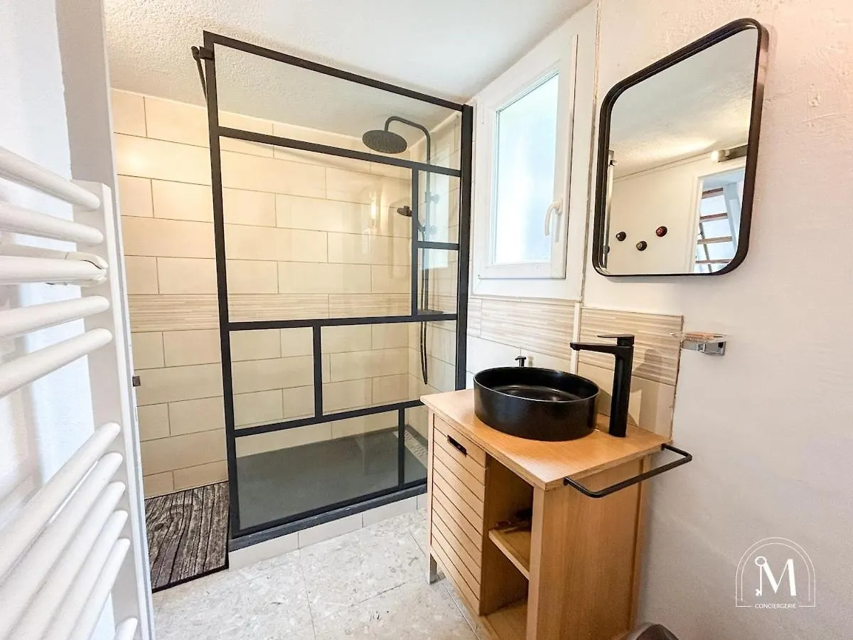Logement Avec Jardinet Dans Residence Avec Piscine Sanary-sur-Mer Apartment