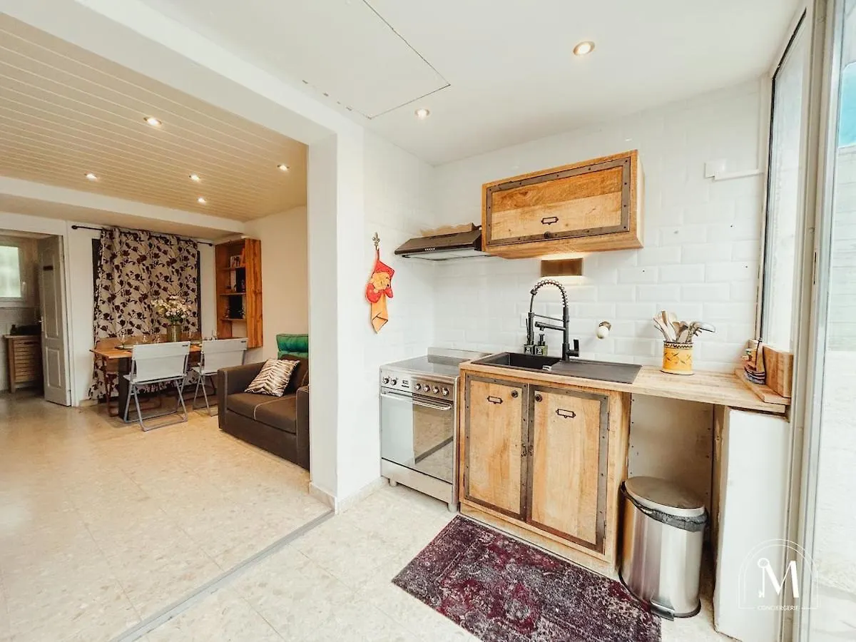 Apartment Logement Avec Jardinet Dans Residence Avec Piscine Sanary-sur-Mer